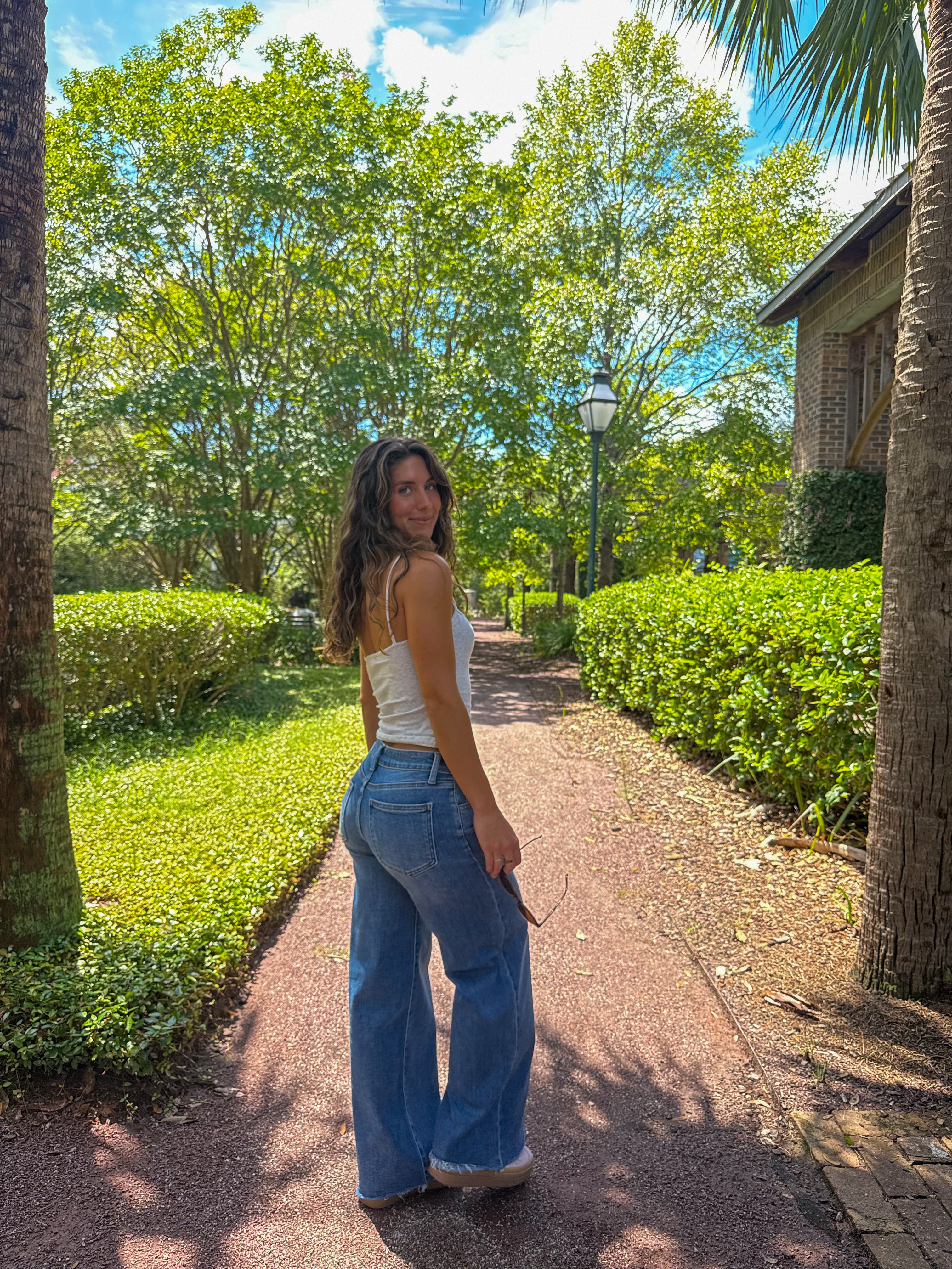 Medium Relaxed Wide Leg Denim