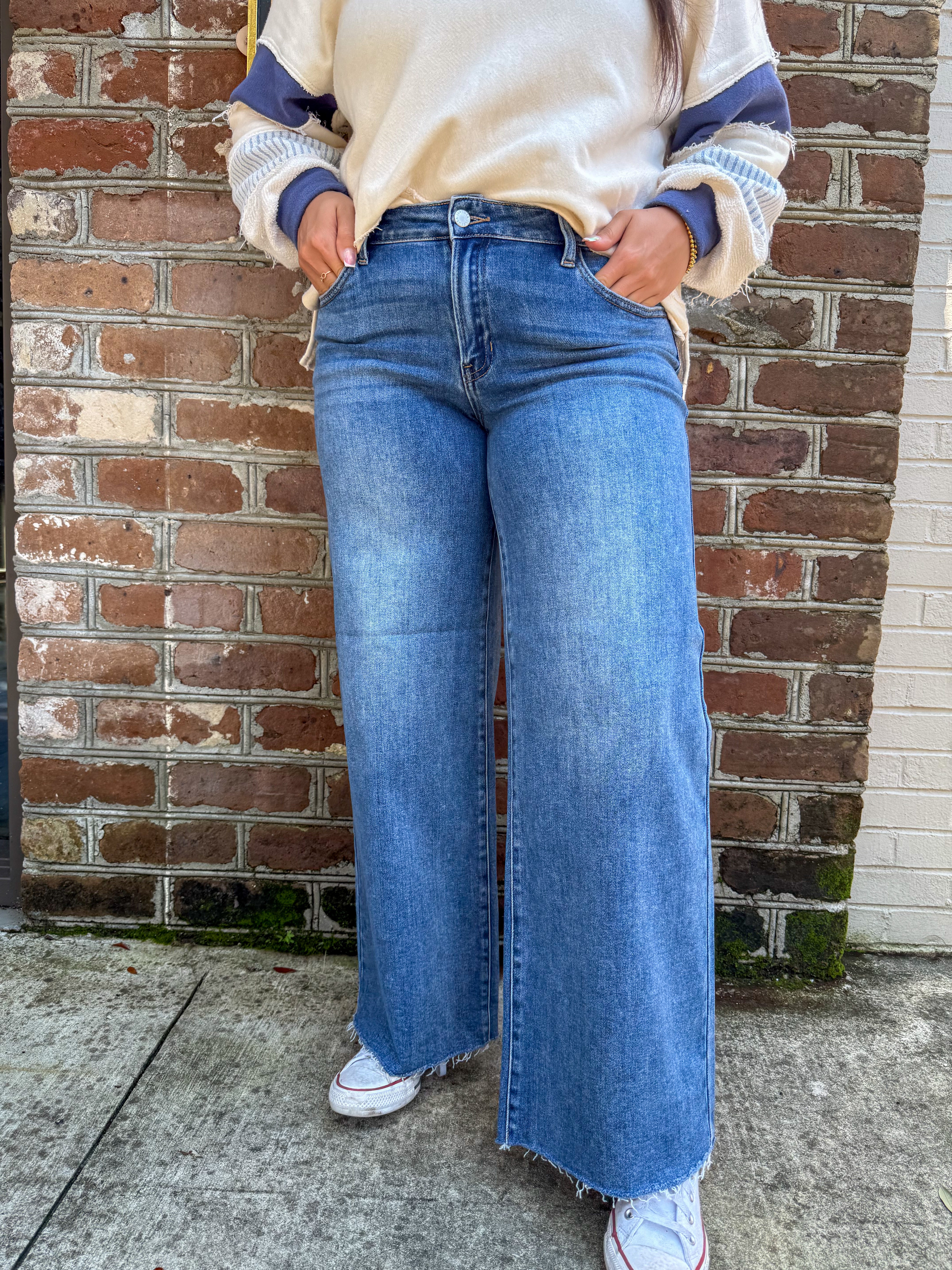 Medium Relaxed Wide Leg Denim