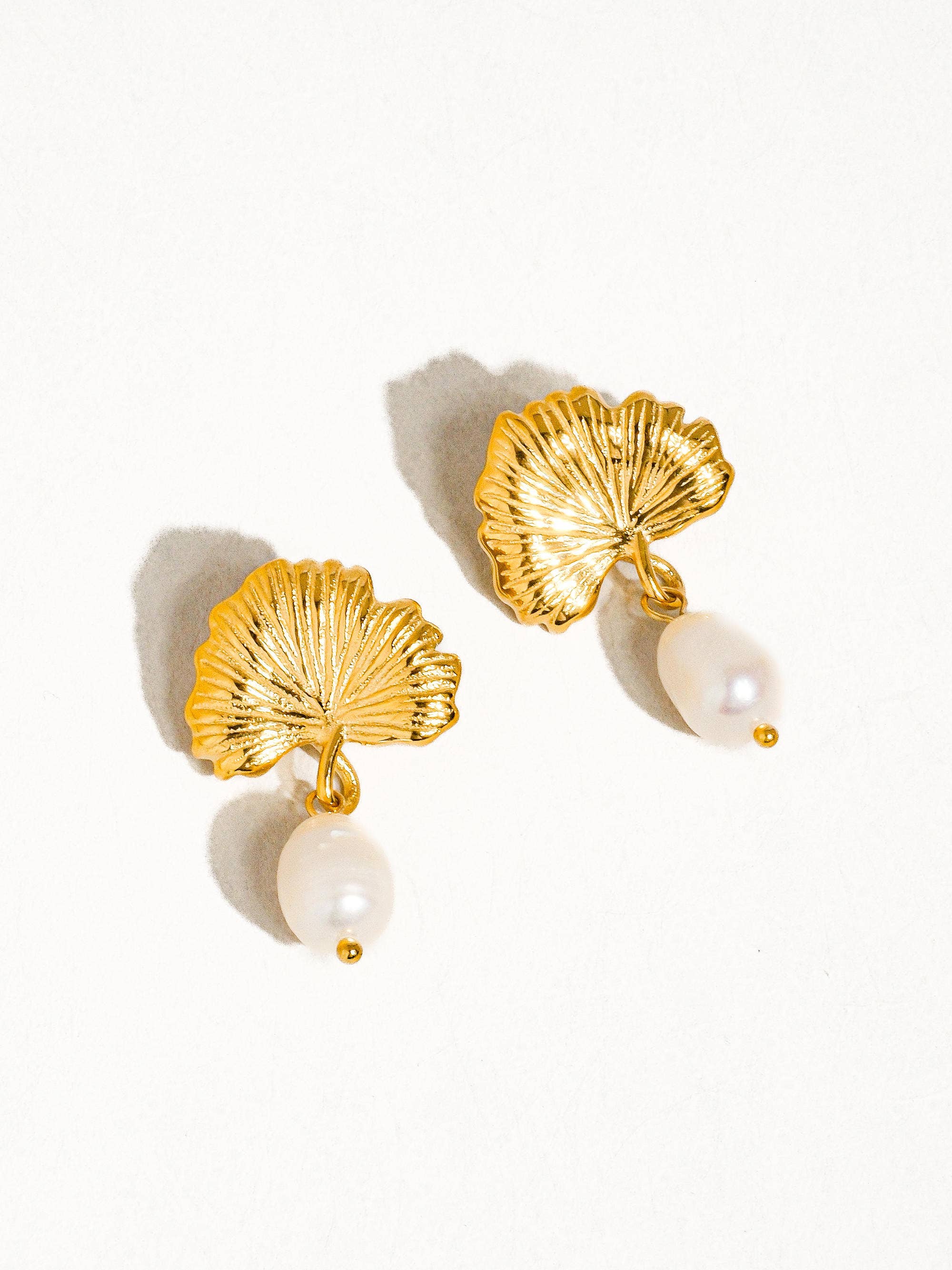 Floral Pearl Earring