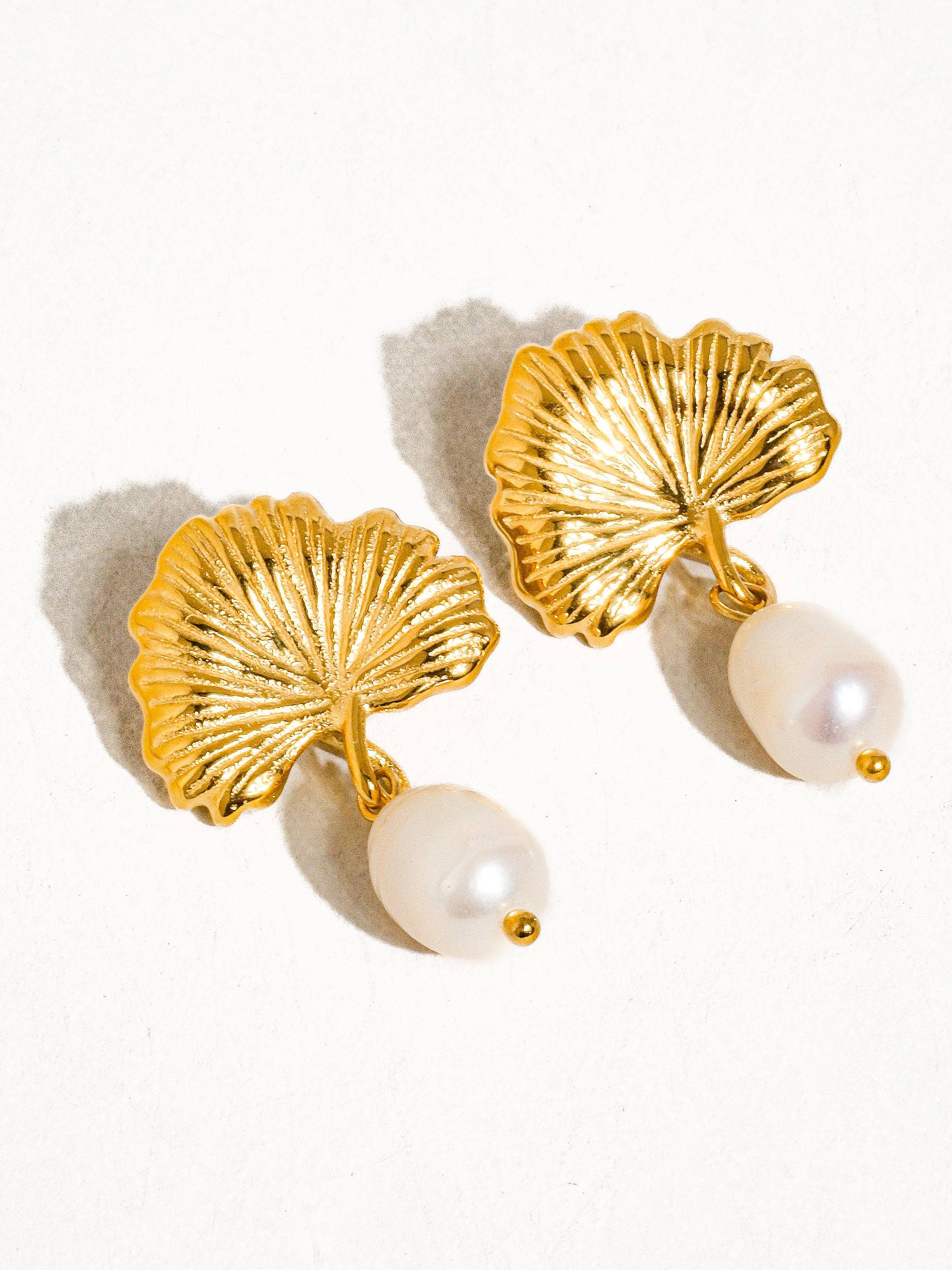 Floral Pearl Earring